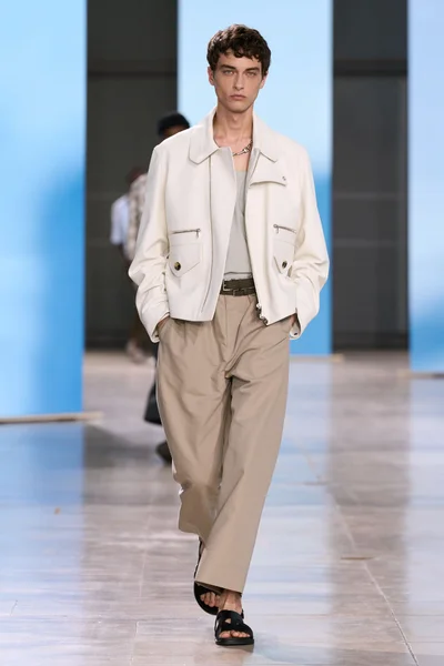 Look 6